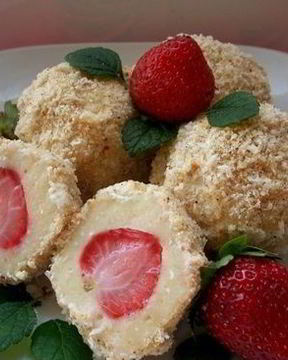 Домашние фитнес-конфеты с клубникой