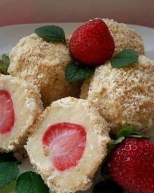 Домашние фитнес-конфеты с клубникой