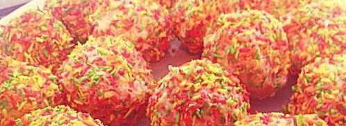 конфеты с кокосовой стружкой, вафлей и орешком. Шаг 4