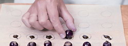 конфеты шоколадная вишня в коньяке. Шаг 5