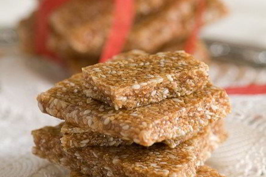 Рецепт медово-ореховых конфеты с кунжутом