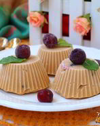 Крем-брюле из творога с вареной сгущенкой и вишней