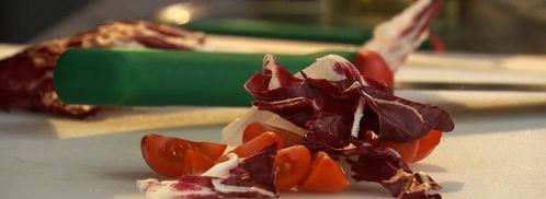 куриный шницель на ореховом креме с пестрым салатом. Шаг 4