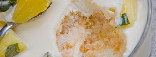 летний ананасовый десерт с кремом из йогурта и лимонным тимьяном. Шаг 9