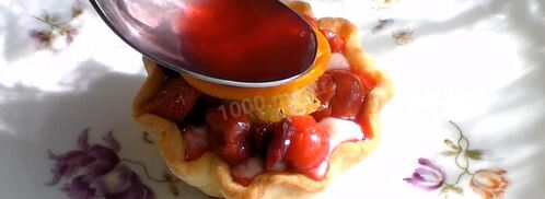 песочные корзинки с кремом и ягодами. Шаг 10