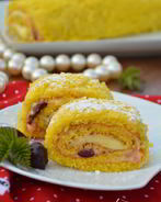 Рулет с лимонным кремом и ягодами