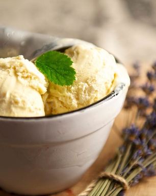 Банановое мороженое в мороженице