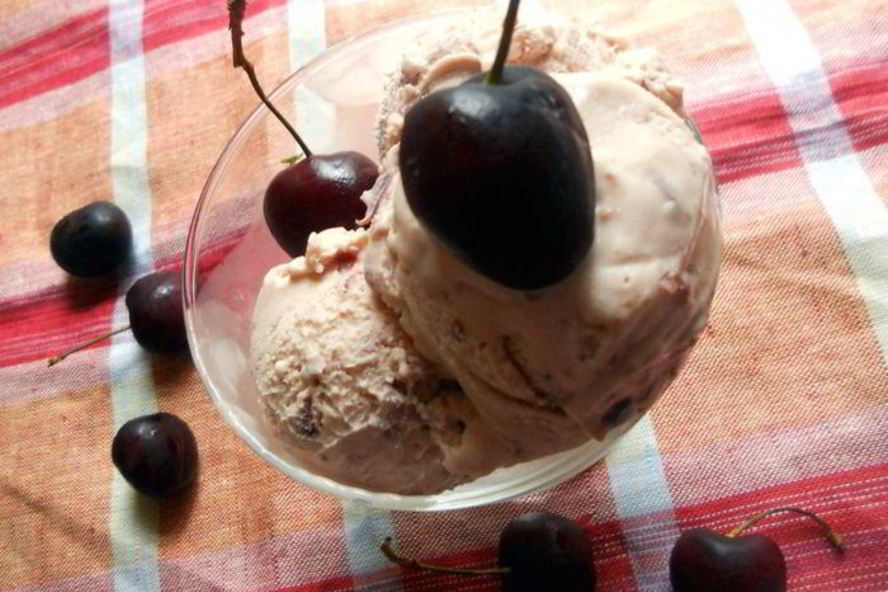 Рецепт черешневого мороженого с маскарпоне