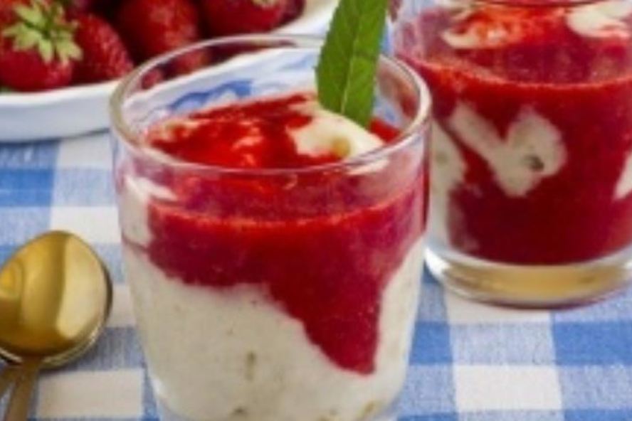 Рецепт десерта из клубники и замороженого банана