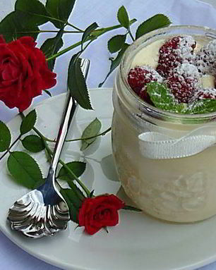Крем-мусс из белого шоколада Роза-малина