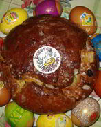 Кулич с цукатами, изюмом и орехами