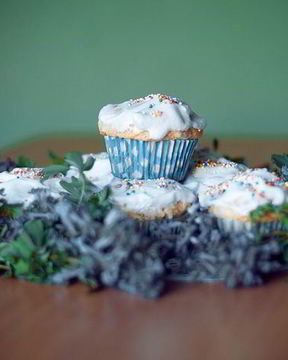 Куличи с миндалем и изюмом