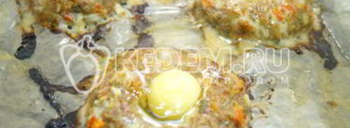 пасхальные мясные колечки с яйцом. Шаг 8