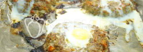 пасхальные мясные колечки с яйцом. Шаг 9