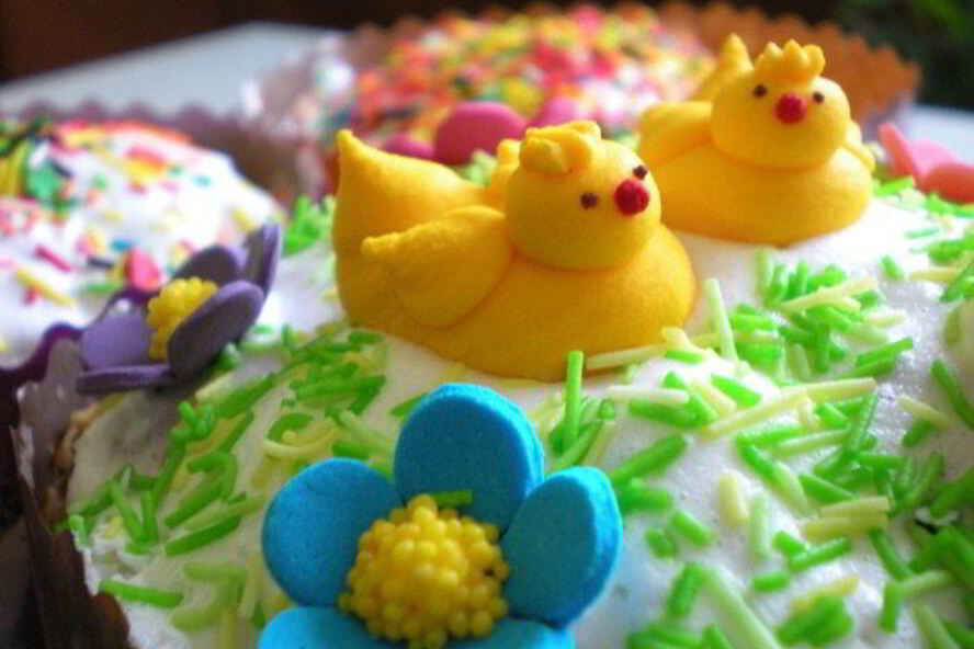 Рецепт ванильный пасхальный кулич с изюмом, миндалем и кардамоном