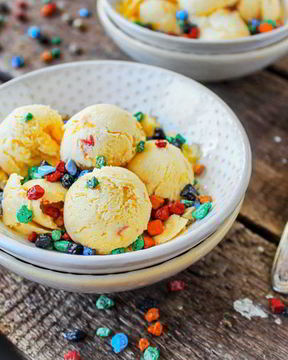 Семифредо из запеченных персиков с кардамоном