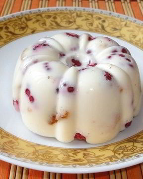 Сметанный десерт с яблоками