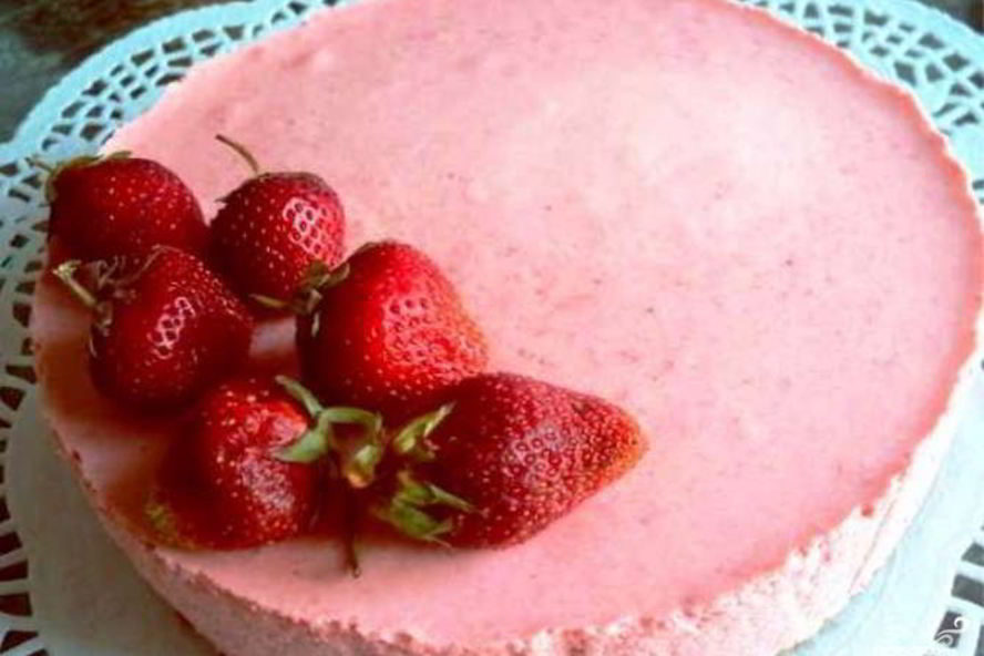 Рецепт клубничного суфле для торта