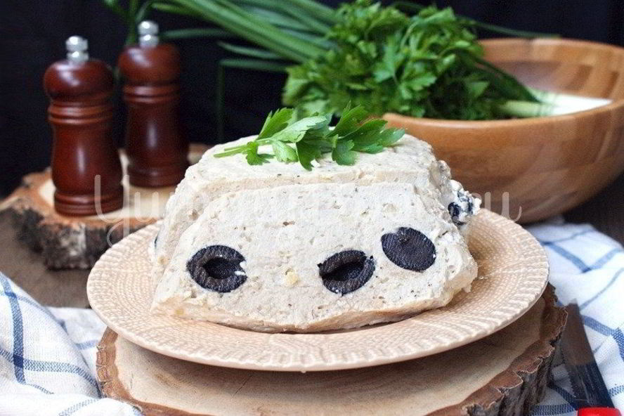 Рецепт куриного суфле с оливками на пару в мультиварке