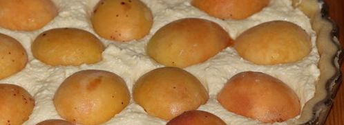 сладкий киш с творожным суфле и абрикосами. Шаг 17