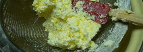 творожное суфле с белым шоколадом и клубникой. Шаг 5