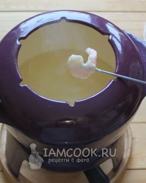 Сырное фондю с тремя видами сыра