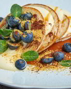 Овсяные блинчики с голубикой и тирамису