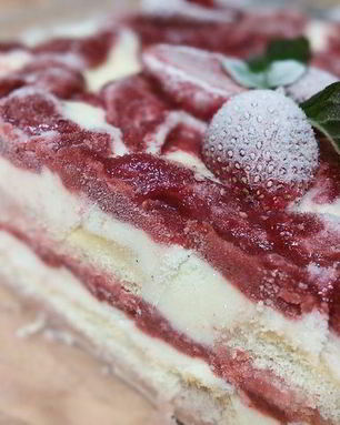 Ванильно-клубничное мороженое Тирамису