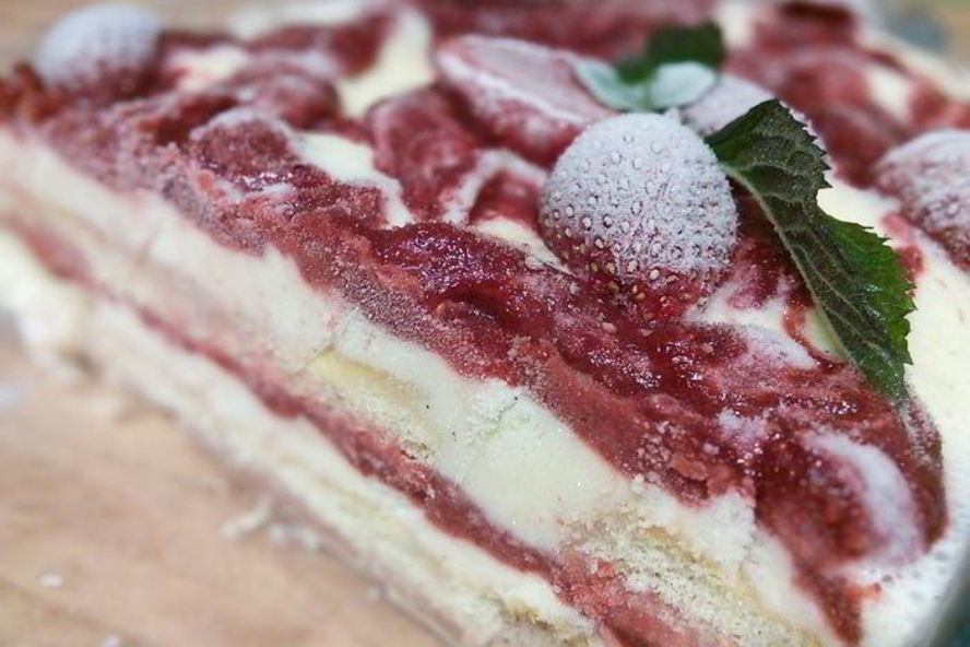 Рецепт ванильно-клубничного мороженое тирамису