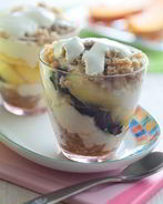 Творожно-фруктовый десерт с хлебом