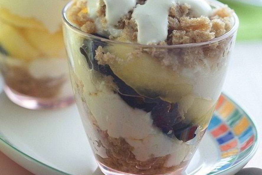 Рецепт творожно-фруктового десерт с хлебом