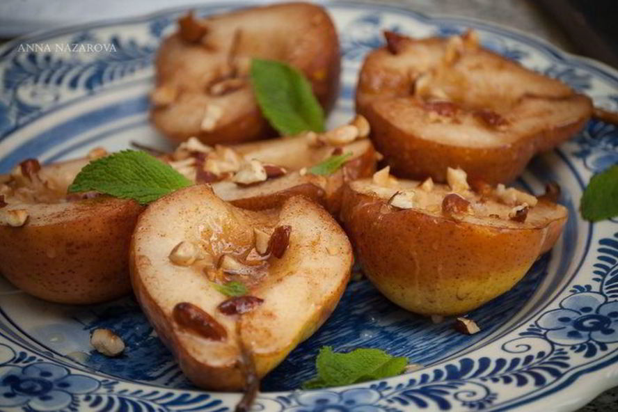 Рецепт запеченных груш с миндалем и корицей