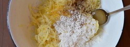 драники в томатном соусе. Шаг 4