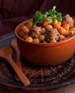 Ароматный нут с фрикадельками