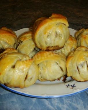 Фрикадельки из фарша в слоеном тесте