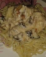 Фрикадельки тушеные с баклажанами