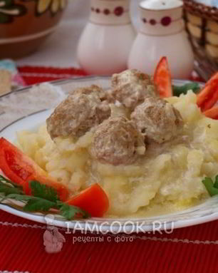 Фрикадельки в сметанном соусе