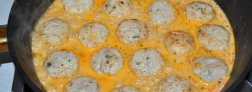 куриные фрикадельки в томатно-сметанном соусе. Шаг 6