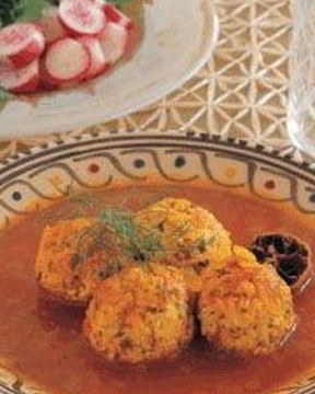 Куриные фрикадельки в томатном соусе с шафраном