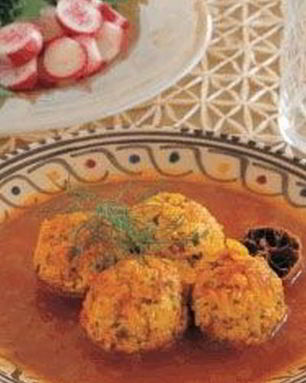 Куриные фрикадельки в томатном соусе с шафраном