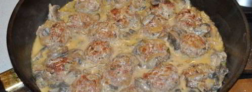 тушеные фрикадельки в грибном соусе. Шаг 7