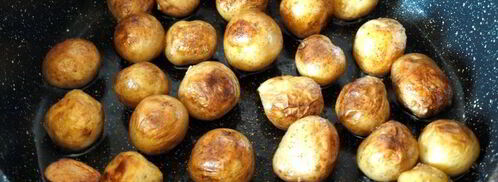 гарнир из молодого картофеля в сковороде. Шаг 2