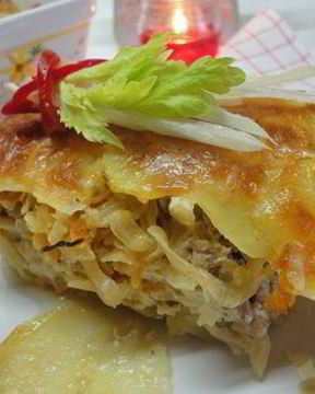 Картофель с мясом и капустой