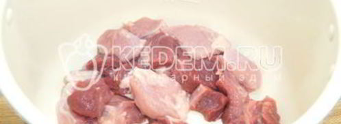 картофель с мясом в мультиварке. Шаг 3