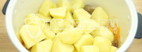 картофель с мясом в мультиварке. Шаг 7