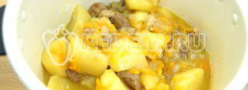 картофель с мясом в мультиварке. Шаг 8