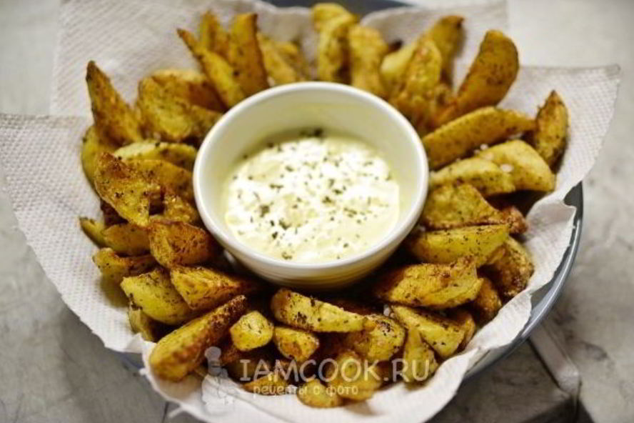 Рецепт картофеля во фритюре с сырныма соусома