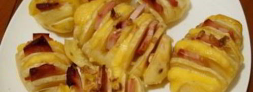 картошка-гармошка с беконом в духовке. Шаг 3