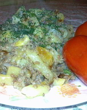 Картошка , жареная с мясным фаршем