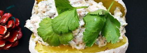 печеный картофель с креветочным салатом. Шаг 6